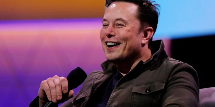 Elon Musk makes $43 billion offer to acquire Twitter